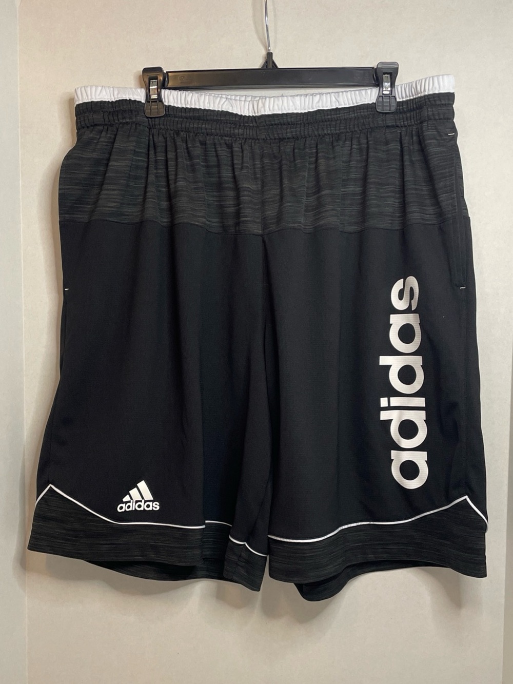 adidas Men’s Black Athletic Shorts with White Logo. 2XL. Drawstring. Pockets